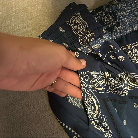 Joie Silky Bandana Pants - Picture 3 of 8